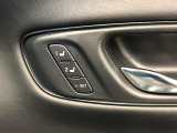 【メモリー機能付きパワーシート】ドライバーごとに設定したシート位置を記憶して、ボタン一つで切り替えできる便利な機能!運転する方が複数名いらっしゃるご家庭におすすめです♪