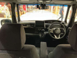 フロントガラスも広く視界が良くて運転しやすいです!!