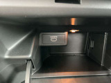 グローブBOXの中にはHDMI入力端子あります。