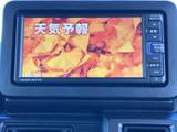 停車中に楽しめるTV機能。移動の待ち時間を有効活用できます。お気に入りの番組やニュースをチェックできますね。