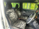 運転席シート廻りは使用感も少なく、良好な状態となっています。丁寧に使われていたことがよくわかりますね。