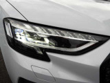 LEDヘッドライトを装備。シャープで洗練されたフロントフェイスを演出するとともに、夜間や悪天候時の視認性向上にも貢献します。