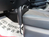 助手席には「買い物アシストシート」がございますので、シートから荷物が滑り落ちないようにガードしてくれます^^