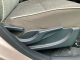 運転席シートアジャスター
