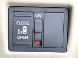 【パワースライドドア】スマートキーや運転席のスイッチでスライドドアの開閉が可能♪電動だから力を入れてドアを開ける必要が無く、小さいお子様でも、重い荷物を持っている時もラクに開け閉めできます♪
