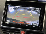 【バックモニター】 車庫入れの後方確認や、バックで駐車場に出入りの際等に後方を確認するのをお手伝いできます