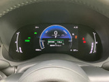 スタイリッシュなデザインのメーター廻りは、必要な情報を一目で確認できます。運転に必要な情報をわかりやすく表示しています。