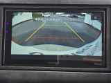 駐車時の安全確認をサポートするバックカメラも使用できます。