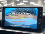 【バックカメラ】駐車時に後方がリアルタイム映像で確認できます。大型商業施設や立体駐車場での駐車時や、夜間のバック時に大活躍!運転スキルに関わらず、今や必須となった装備のひとつです!