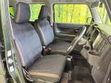 運転席シート廻りは使用感も少なく、良好な状態となっています。丁寧に使われていたことがよくわかりますね。