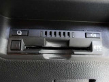 すっきりとインストールされたビルトインETCです。高速道路もスムーズにゲート通過できます。