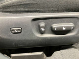 【パワーシート】電動でシートポジションの変更が可能です。手動式より細かくシート設定が可能ですのでより快適な姿勢でドライブを楽しんで頂けるでしょう。