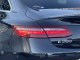 【フルLEDヘッドライト】ヘッドライトとリアコンビネーションランプのすべてにLEDが使用されています。長寿命・低消費電力、良好な視認性を確保します。
