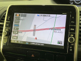 【大画面ナビ】人気の大型9インチナビを装備。存在感のある大画面はインパクト大!ナビ利用時のマップ表示は見やすく、テレビやDVDは臨場感がアップ!いつものドライブがグッと楽しくなります♪