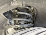 お車を安心してお乗りいただく為には、足回りの定期点検が欠かせません。サービスサポート(有償保証)では無料点検もご提供しており、安心のカーライフをお過ごしいただけるサポート体制が整っています。