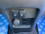 運転席・助手席にはシートヒーター機能が付いています。寒い日の心強い味方です♪