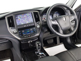 使いやすさや安全性を追求したステアリング周り!高級車ゆえにスイッチ類が多いのも特徴ですね!考え尽くされた配置ですぐに使いこなす事が出来ますのでご安心下さい!是非、体感してみて下さい!!