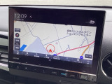 9インチインターナビ付きです!!目的地までの適切なルート案内や、お天気、お得なイベント案内などを受け取って頂けます!!