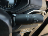 ALH機能付きLEDヘッドライト。対向車にまぶしい思いをさせずに自分は明るい視界を確保できます。