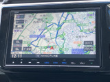 見やすい地図表示で、目的地へのナビゲーションをサポートします。スムーズなルート案内で、運転の負担を軽減します。