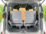 普段のお買い物や通勤、送迎等に十分な荷室スペースを確保しております。セカンドシートを倒すと、大きな荷物の積載も可能です♪
