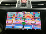 カラフルな映像を楽しめるテレビ画面を装備。停車中の休憩時間などに番組を視聴でき、待ち時間も快適に過ごせます。見やすい画面で、気分転換にも活用いただけます。