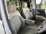 運転席シート廻りは使用感も少なく、良好な状態です!