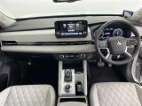 アウトランダー PHEV 2.4 P 4WD 本革シート