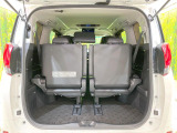 普段のお買い物や通勤、送迎等に十分な荷室スペースを確保しております。セカンドシートを倒すと、大きな荷物の積載も可能です♪