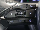 ステアリングスイッチ付き。前方から目を離すことなく操作することが可能です。