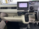 オートエアコン機能で、一度お好みの温度に設定すれば、車内の温度を検知し風量や温度を自動で調整してくれます!