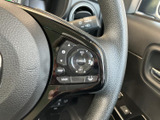 運転に必要な情報が整理されて表示され、運転状況を把握しやすい設計です。視認性の高いメーターが運転をサポートします。