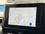 地図表示を大きな画面で確認でき、目的地までの道順を把握する際にも便利です。画面上のアイコンから各種メニューへ移りやすく、日常のお出かけをサポートします。