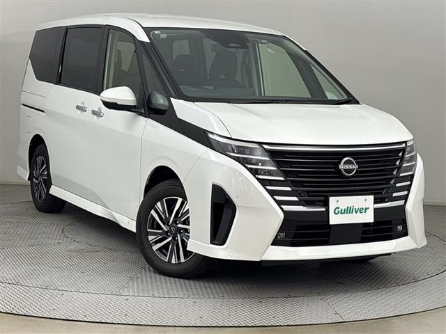 セレナ 1.4 e-4ORCE ハイウェイスターV 4WD 4WD 修復歴無し