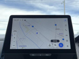 鮮明な地図表示で、目的地までの道順をわかりやすく案内。初めての場所でも安心して運転できます。
