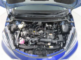車にとって、とても大切な部分のエンジンルーム。綺麗に清掃済みで安心です。