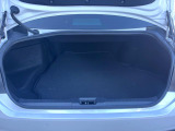 積み下ろしのしやすいデッキにはたっぷりと荷物を積み込んでいただけます。遊びから仕事まで、様々なシーンで頼れます♪