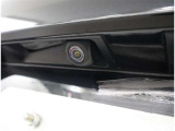 バックカメラが付いているので後方確認が非常にしやすいです。今や運転初心者も熟練者も必須装備!ついていて損はないですね♪