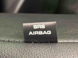 車両側方からの衝撃を緩和するSRSサイドエアバッグ(運転席/助手席)に加えて,SRSカーテンシールドエアバックも標準装備