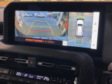 【パノラミックビューモニター】専用のカメラにより、上から見下ろしたような視点で360度クルマの周囲を確認することができます☆死角部分も確認しやすく、狭い場所での切り返しや駐車もスムーズに行えます。