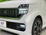 【LEDヘッドライト】悪天候や夜間走行時も良好な視界を確保し安心して運転できる高輝度LEDヘッドライトを装備!点灯速度が早く、消費電力も抑えられています。