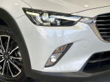 【LEDヘッドライト】悪天候や夜間走行時も良好な視界を確保し安心して運転できる高輝度LEDヘッドライトを装備!点灯速度が早く、消費電力も抑えられています。