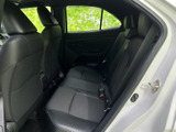 運転席周りはシンプルで操作しやすい設計。直感的に操作できるので、運転に集中できます。快適なドライブをサポートします。