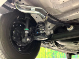お車を安心してお乗りいただく為には、足回りの定期点検が欠かせません。サービスサポート(有償保証)では無料点検もご提供しており、安心のカーライフをお過ごしいただけるサポート体制が整っています。