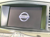 【メーカー純正ナビ】インテリアに溶け込むスタイリッシュな「専用設計」メーカーナビを装備♪視認性や操作性など基本性能にも優れ、より上質なカーライフをお楽しみいただけます。