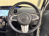 ステアリングスイッチ搭載!手を離さずに手元のスイッチで操作が可能。運転中、視線をそらさなくても操作ができて安全です!