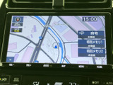 道路や周辺の情報を画面上で確認でき、目的地までのルート確認に役立ちます。自宅や登録地点の表示もあり、普段のお出かけ先を設定する際にも便利にお使いいただけます。