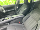 運転しやすい操作性と、見やすいメーター類が、安全運転をサポートします。快適なドライビングをお約束します。