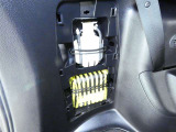 スペアタイヤレス車です。応急セットを搭載しております。