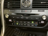 CD/DVDプレイヤーが装備されています。マイクロSDカードやUSB、Bluetooth機器にも対応しています
